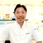 赤保和彦さん。「桃を使った新作も考案中」だそう＝神戸市中央区山本通３