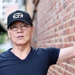 コロナ禍を経て迎える３年以上ぶりのコンサートを前に音楽への思いを語る、もんたよしのりさん＝神戸市中央区東川崎町１（撮影・長嶺麻子）