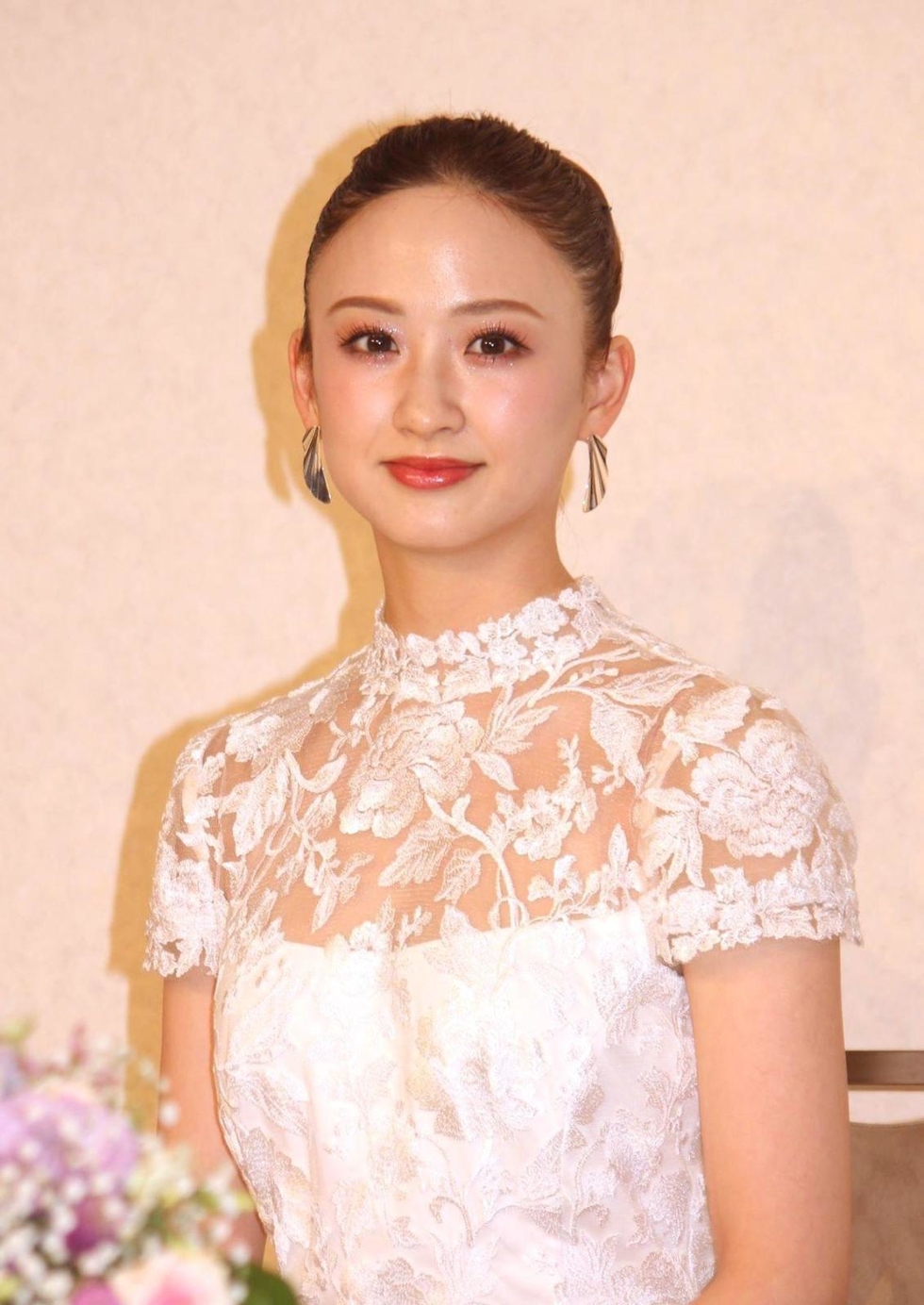 宝塚「花組」トップ娘役・星風まどかさんが退団会見「相手役、柚香に一生かけて感謝」|文化|神戸新聞NEXT