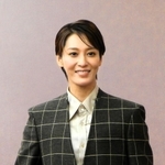 ８月１８日に開幕する「フリューゲルー君がくれた翼-」への意気込みを語る月組トップ、月城かなと＝宝塚大劇場