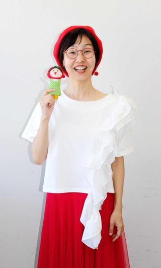 「営業って自由でクリエーティブな仕事。今の活動にも生かされています」と話す坂井洋子さん＝神戸新聞社