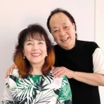 リサイタルを開く紙ふうせんの後藤悦治郎（右）と平山泰代＝神戸新聞社