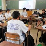 県立須磨友が丘高校での「臨床哲学」の授業風景（藤本さん提供）