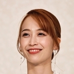 退団会見で笑顔を見せる月組トップ娘役・海乃美月＝宝塚市栄町１、宝塚大劇場（撮影・長嶺麻子）