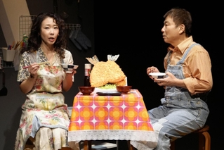 「台所のエレクトラ」の一場面（撮影・齋藤耕路さん、清流劇場提供）