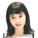 読書好きの俳優田村芽実さん。影響を受けた作家の１人に谷川俊太郎をあげる＝東京都内