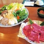 「紅葉の茶屋」名物のすき焼き