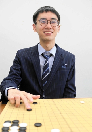 「ファンと交流する時間も大切にしたい」と語る笠原悠暉さん＝神戸市中央区、神戸新聞社