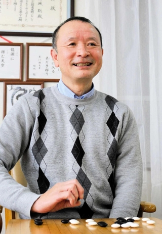 普及を続けてきた実績が評価され、第５１回関西棋院賞の山野賞を受けた堀田陽三・九段＝神戸市垂水区陸ノ町、神戸囲碁倶楽部