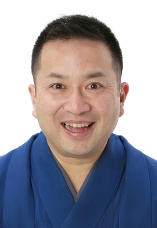 「ちりとてちん」を披露する桂吉弥