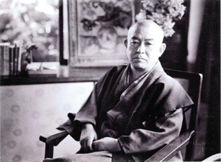 谷崎潤一郎（芦屋市谷崎潤一郎記念館提供）