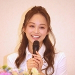 「宝塚はずっとずっと大好きな場所」と語る舞空瞳さん＝宝塚市栄町１、宝塚大劇場