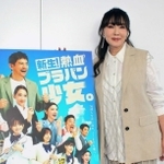 「私なりにすてきだと思える校長先生を演じられたらうれしい」と意気込みを語る浅野ゆう子＝大阪市内