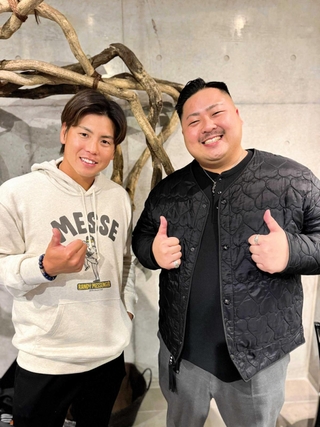 固い絆で結ばれている阪神・梅野隆太郎選手（左）とＢｉｇｆｕｍｉさん（提供）