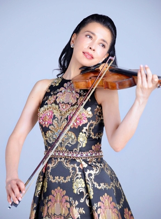 バイオリニストの川井郁子