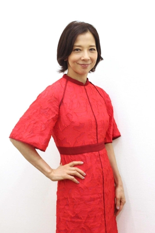 「役を演じる際には、イメージの合う映画の登場人物などをヒントにすることが多い」と語る霧矢大夢＝大阪市内
