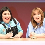 紅しょうがの熊元プロレス（左）と稲田美紀＝神戸市中央区東川崎町１、神戸新聞松方ホール（撮影・大田将之）