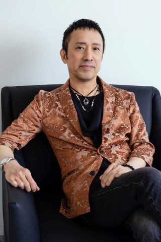 野心に燃える芸術家エド・クレバンを演じる筧利夫