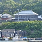 北海道・焼尻島の港を望む旧小納（こな）家。和洋折衷の不思議な豪邸（Ｃ）ＨｉｒｏｙｕｋｉＹａｎａｉ