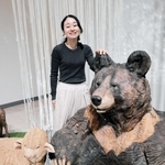 「いきものとは一期一会」と語るはしもとみおさん＝神戸市東灘区向洋町中２、神戸ゆかりの美術館