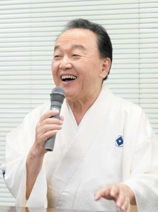 「若い浪曲ファンを増やして再びブームを巻き起こしたい」と語る京山幸枝若さん＝大阪市中央区