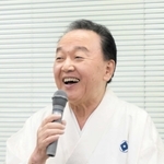 「若い浪曲ファンを増やして再びブームを巻き起こしたい」と語る京山幸枝若さん＝大阪市中央区