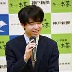 対局を前にインタビューに応じる藤井聡太王位＝２６日午後、神戸市北区有馬町、中の坊瑞苑（撮影・大田将之）