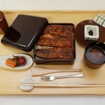 渡辺明九段の昼食「国産うな重膳～有馬山椒と共に～」＝２７日午後、神戸市北区有馬町、中の坊瑞苑（撮影・笠原次郎）