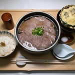 渡辺明九段の２日目の昼食「神戸牛肉うどん膳」＝２８日午後、神戸市北区有馬町、中の坊瑞苑（撮影・風斗雅博）