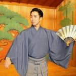 「目指すところは祖父。祖父の能を自分なりに解釈し、取り入れている」と話す笠田祐樹＝神戸市長田区大塚町２、上田能楽堂
