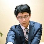 第３局で芝野虎丸九段に勝利し、対局を振り返る一力遼天元＝９日午後、福岡県久留米市、久留米シティプラザ