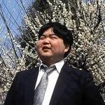 順位戦でＢ級２組への昇級を決めた翌日、笑顔を見せた村山聖九段＝１９９２年３月、大阪城公園（撮影・森信雄七段）