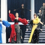「ＲＵＮＷＡＹ」に出演する（前列左から）柚希礼音、北翔海莉、龍真咲、朝月希和＝大阪市北区、梅田芸術劇場メインホール