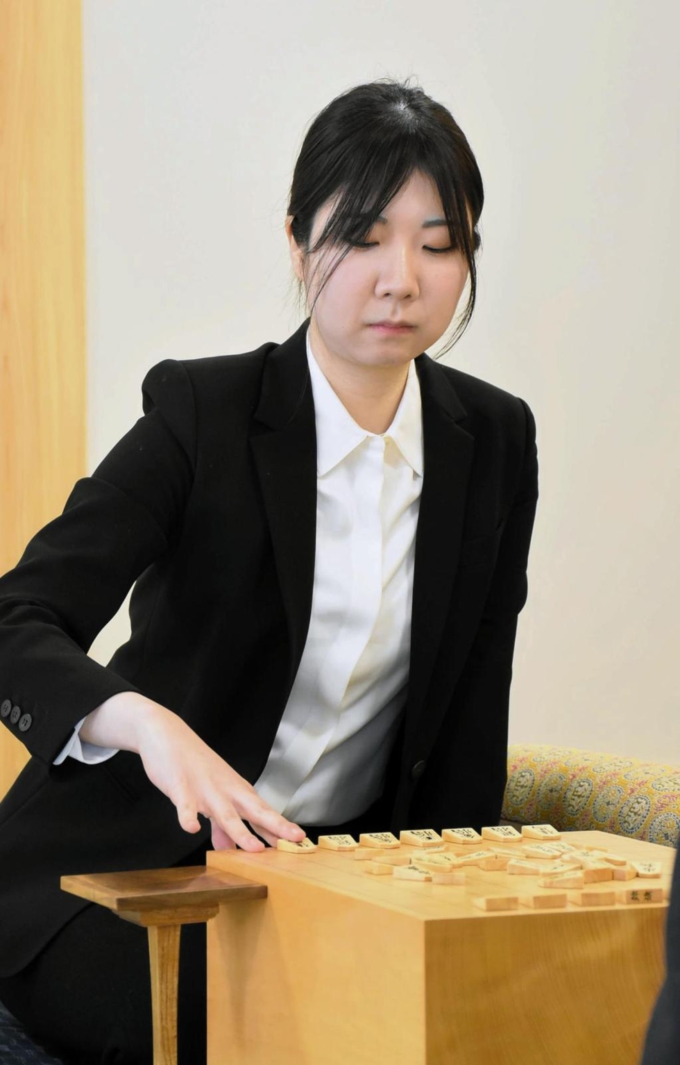 ジュニアアイドル まなてぃー 将棋の西山朋佳女流三冠、女性初のプロ「棋士」ならず 編入試験、第5局で敗れる|文化|神戸新聞NEXT