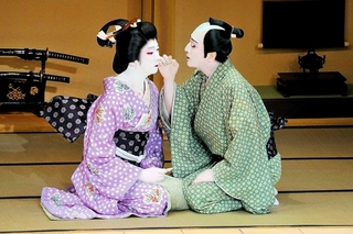 シネマ歌舞伎「ぢいさんばあさん」の一場面（（ｃ）松竹）