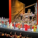 オペラ「ファルスタッフ」のカーテンコールの様子