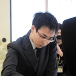 棋士編入試験５番勝負第５局に臨んだ試験官の柵木幹太四段＝２２日午前、大阪府高槻市、関西将棋会館（日本将棋連盟提供）