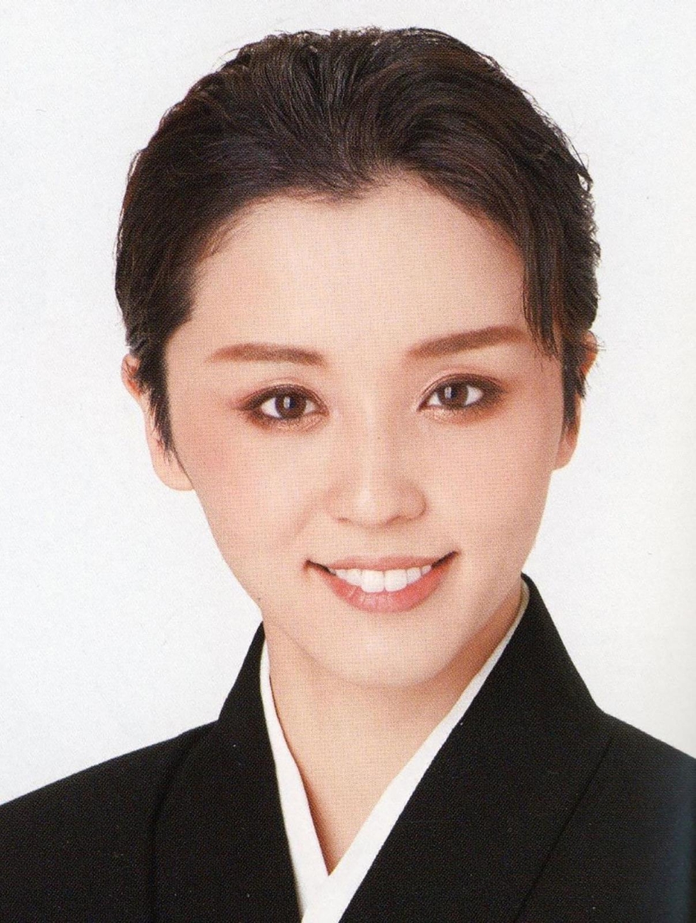 宝塚星組次期トップに暁千星さん、トップ娘役は詩ちづるさん 8月