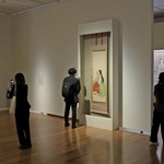 上村松園の作品が並ぶ会場＝大阪中之島美術館（撮影・丸山桃奈）