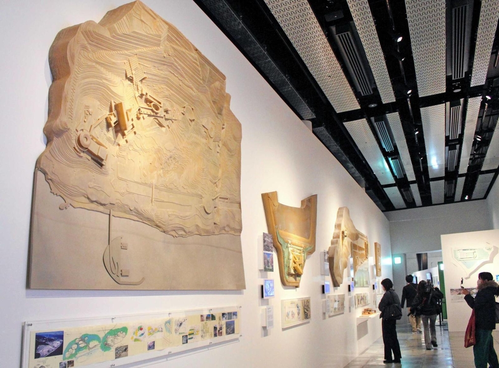 建築に挑み半世紀 今も青春 安藤忠雄さん、大阪で特別展 模型や