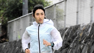 ３月の沖縄合宿でトレーニングする田中希実（ＢＳ-ＴＢＳ提供）