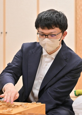 将棋の第66期王位戦挑戦者になった永瀬拓矢さん＝２２日午後、東京都渋谷区、将棋会館