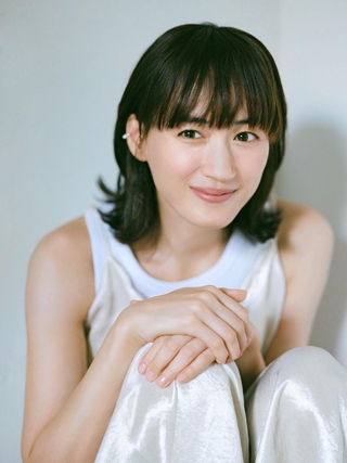 「大ゴッホ展　夜のカフェテラス」で音声ガイドナビゲーターを務める綾瀬はるかさん（提供写真）