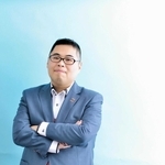 「彗星を追うヴァンパイア」の著者、河野裕さん（ＫＡＤＯＫＡＷＡ提供、撮影・臼田尚史さん）