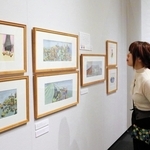 原画とともに、絵本のせりふも紹介。子どもから大人まで楽しめる展示になっている＝神戸市東灘区向洋町中２、神戸ファッション美術館