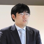 日本将棋連盟常務理事に就任し、抱負を語る糸谷哲郎八段＝６月１９日、大阪府高槻市、関西将棋会館