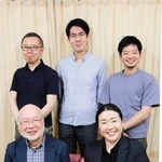 神戸での初公演に向けて意気込む菅原淳（前列左）、岩見玲奈（前列右）ら出演者＝神戸文化ホール