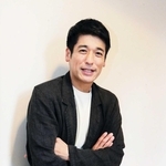 阪神・淡路大震災をストーリーに取り入れた舞台「明日を落としても」に出演する佐藤隆太＝西宮市高松町２、兵庫県立芸術文化センター