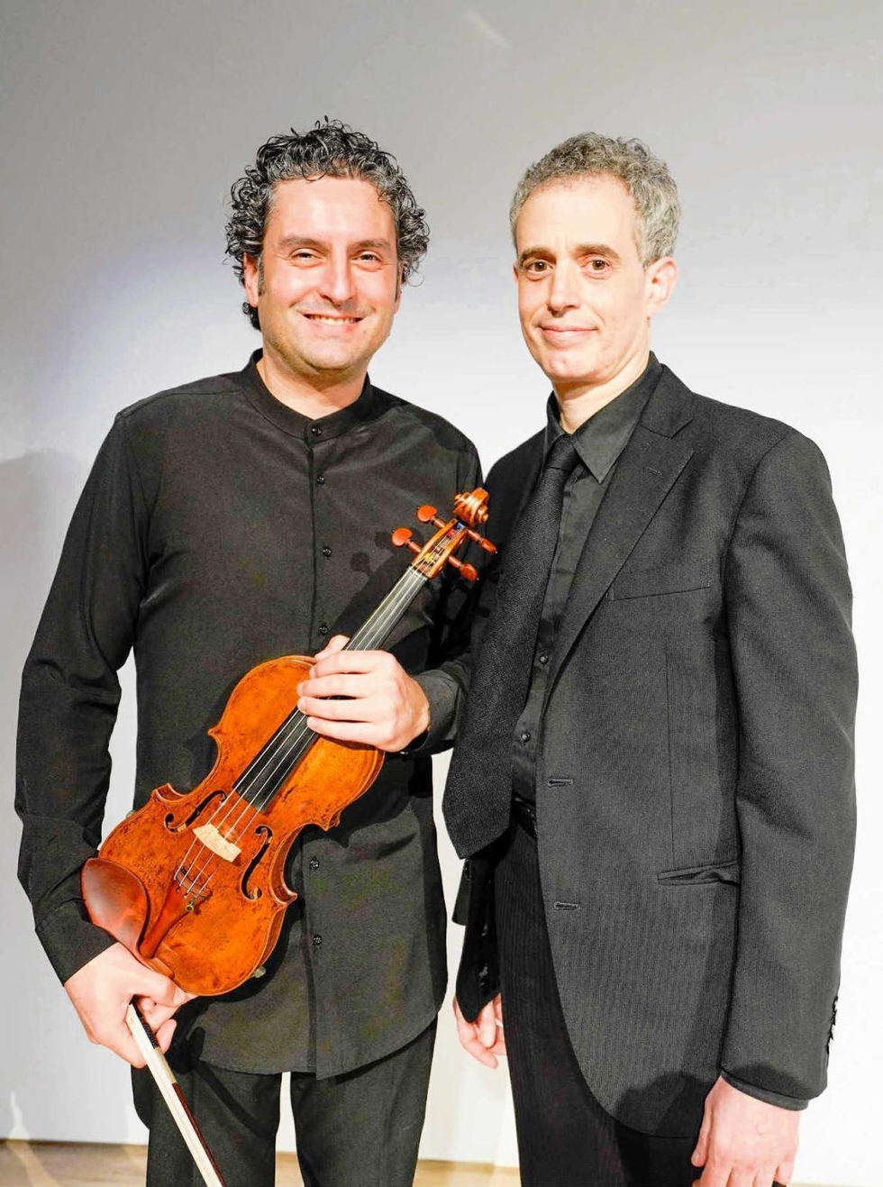 バイオリニスト トリノ発、バイオリン超絶技巧 万博連動無料コンサート 神戸在住の奏者