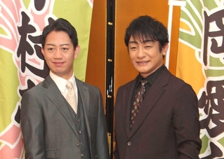 永楽館歌舞伎への意気込みを語る座頭の片岡愛之助さん（右）と中村壱太郎さん＝大阪市内